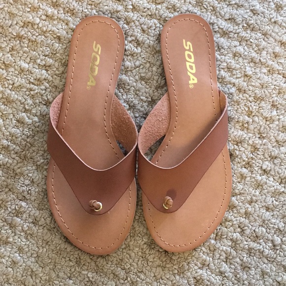 Soda Shoes - Tan/Brown leather sandals LIKE NEW